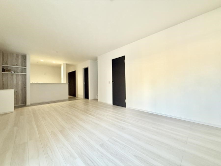 ���r���O ����