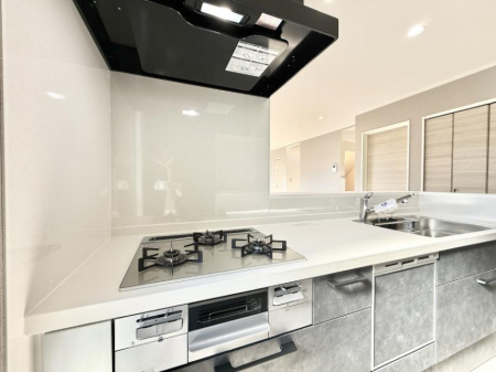 �L�b�`�� �������Ƒ����J��[�߂�A������̂���L�b�`��