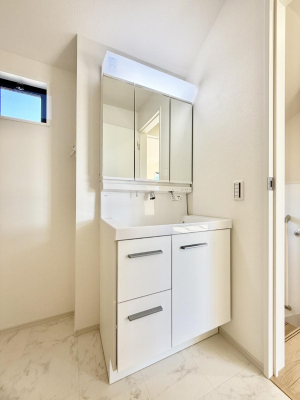 ʑEʏ 邢ʏ͖̎yłႢł