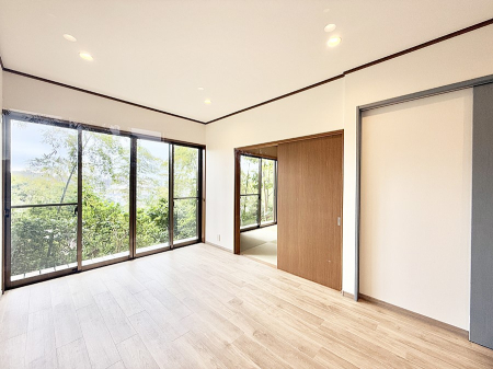 Lb` ƑƂȂAR~jP[V̏