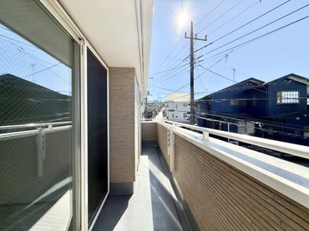 �o���R�j�[ ������ �G�߂̈ڂ낢����������J���I�ȋ�Ԃł�