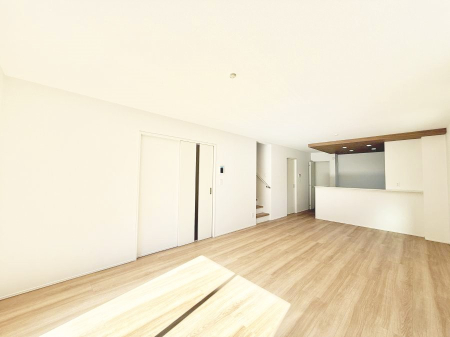 ���r���O ���������R�Ɖ�b�����܂��A�S�n�悢�ЂƂƂ�