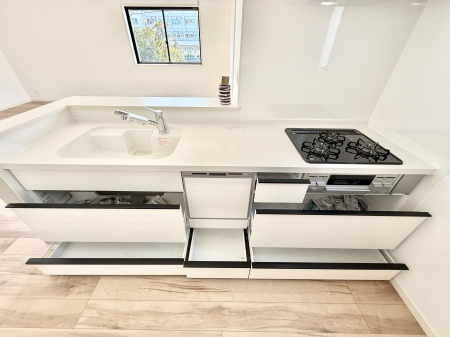 �L�b�`�� �����������������Ԃ����܂��A�Ί炠�ӂ��L�b�`��