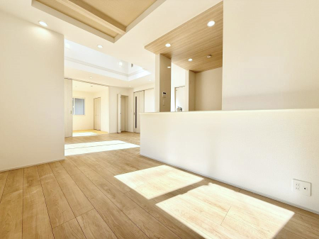 �L�b�`�� �����������������Ԃ����܂��A�Ί炠�ӂ��L�b�`��