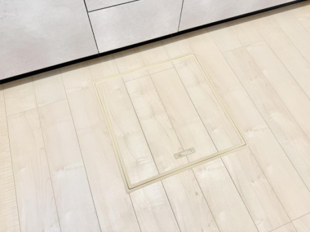 ̑ ݔBꂽ[Xy[XŉƑŜXbL