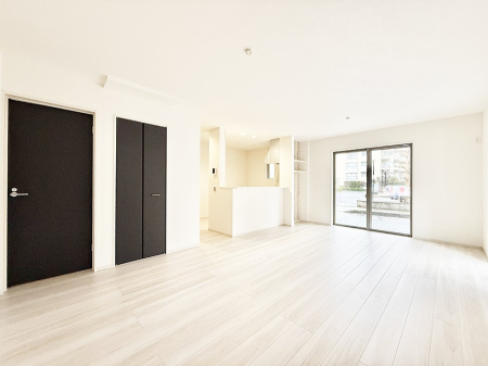 ���r���O ���������S�n�̂����A���z�̃��r���O