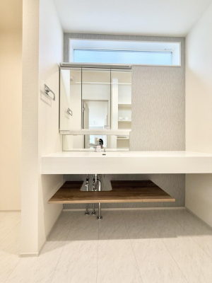 ʑEʏ 邢ʏ͖̎yłႢł