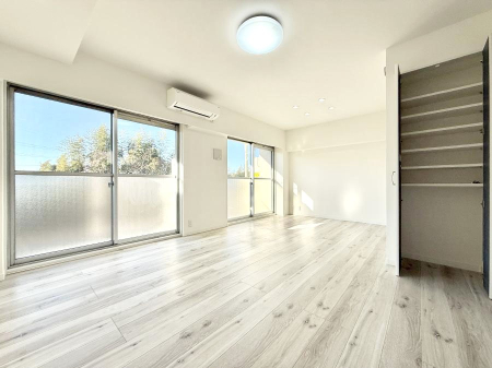 ���r���O ���������났�ƏΊ炪�W�܂�A�S���܂郊�r���O