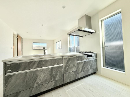 �L�b�`�� ���������y���݂ƐH�ׂ�K����͂���L�b�`��