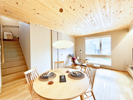 rO 났ƏΊ炪W܂AS܂郊rO