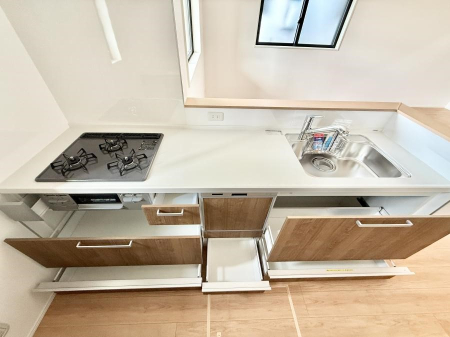 �L�b�`�� �������Ƒ����J��[�߂�A������̂���L�b�`��