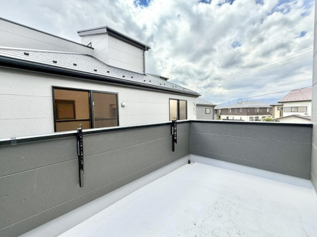 �o���R�j�[ ������ ���R��g�߂Ɋ�����A�J���I�ȃo���R�j�[