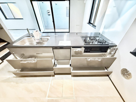 �L�b�`�� �����������������Ԃ����܂��A�Ί炠�ӂ��L�b�`��