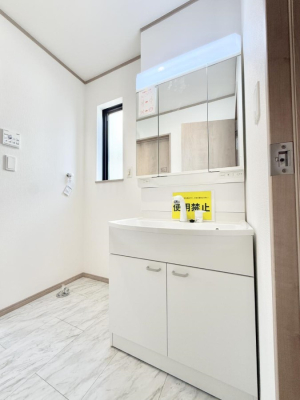 ʑEʏ Ƒ݂Ȃg₷zuł