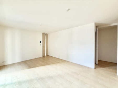 ���r���O ���������S�n�̂����A���z�̃��r���O