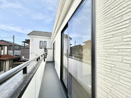 �o���R�j�[ ������ �G�߂̈ڂ낢����������J���I�ȋ�Ԃł�