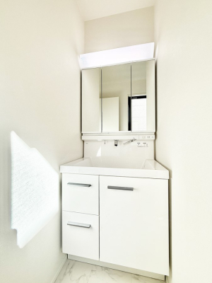 ʑEʏ 邢ʏ͖̎yłႢł