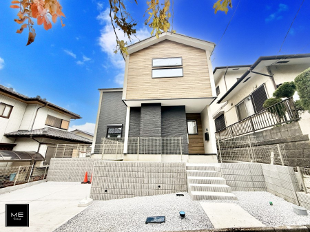 nOώʐ^ OρV炵n܂ꏊŁAƑJ[߂