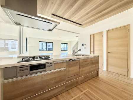 �L�b�`�� �������V���v���Ŕ������S�n�悢���Ԃ𐶂ރL�b�`�����