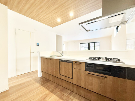 �L�b�`�� �����������������Ԃ����܂��A�Ί炠�ӂ��L�b�`��