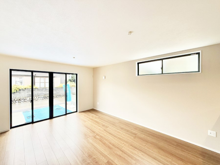 ���r���O ���������났�ƏΊ炪�W�܂�A�S���܂郊�r���O