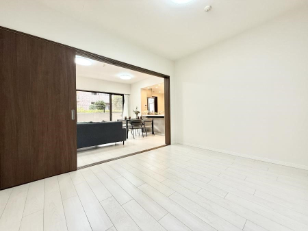 �Q�� ���������̔z�u��ʋC���̗ǂ��݌v�ŕ����̋�C�������炸�A��ɐV�N�ȋ�C������܂�