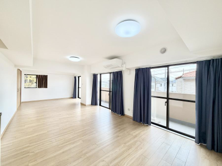 rO 났ƏΊ炪W܂AS܂郊rO