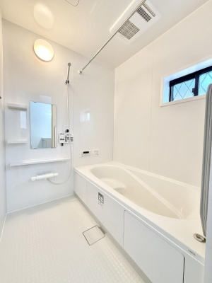 ���� �����������������F�����̕ǖʁA������芰����o�X���[��