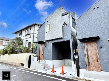 nOώʐ^ OρV炵n܂ꏊŁAƑJ[߂