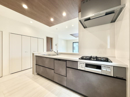 �L�b�`�� �������V���v���Ŕ������S�n�悢���Ԃ𐶂ރL�b�`�����