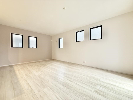 ���r���O ����