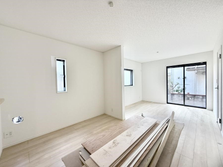 ���r���O ���������났�ƏΊ炪�W�܂�A�S���܂郊�r���O