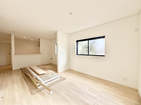 ���r���O ���������S�n�̂����A���z�̃��r���O