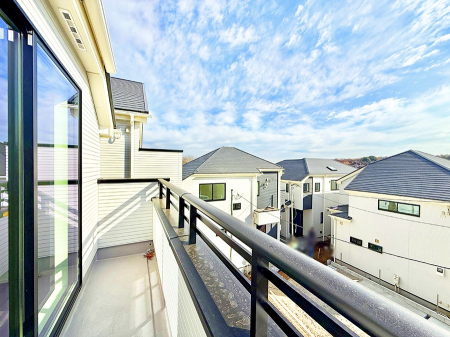 �o���R�j�[ ������ �G�߂̈ڂ낢����������J���I�ȋ�Ԃł�