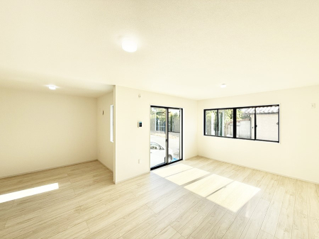 rO 났ƏΊ炪W܂AS܂郊rO