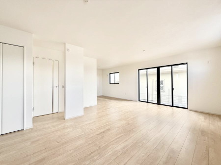 ���r���O ���������S�n�̂����A���z�̃��r���O