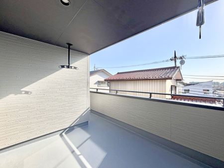 �o���R�j�[ ������ �G�߂̈ڂ낢����������J���I�ȋ�Ԃł�