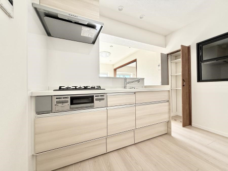 �L�b�`�� ���������y���݂ƐH�ׂ�K����͂���L�b�`��