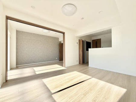 ���r���O ���������R�Ɖ�b�����܂��A�S�n�悢�ЂƂƂ�