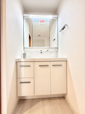 ʑEʏ 邢ʏ͖̎yłႢł