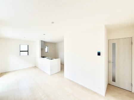 ���r���O ���������S�n�̂����A���z�̃��r���O