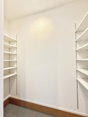 ���[ �������V���[�Y�C���N���[�N�t���I�J���O�֎Ԃ��u���܂�  