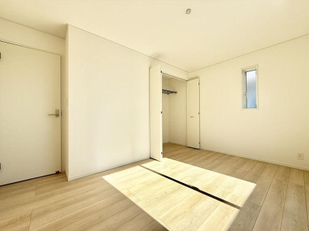 �q������ �������v���C�x�[�g��ԂƂ��ĐÂ��ŗ�������������񋟂��Ă���܂�