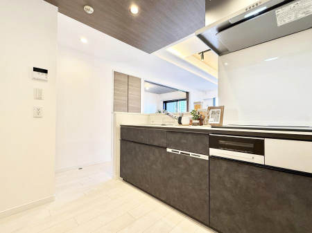 Lb` ƑƂȂAR~jP[V̏