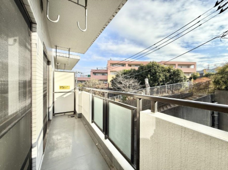 �o���R�j�[ ������ �G�߂̈ڂ낢����������J���I�ȋ�Ԃł�