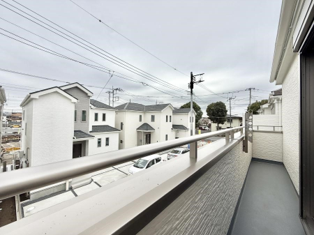 �o���R�j�[ ������ �G�߂̈ڂ낢����������J���I�ȋ�Ԃł�