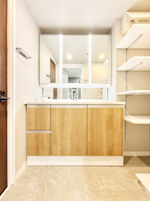 ʑEʏ Ƒ݂Ȃg₷zuł