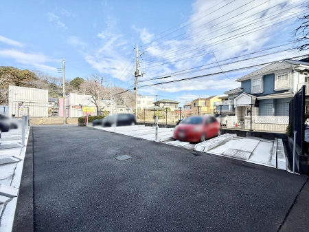 ���ԏ� �O�ρ��Ǘ��̍s���͂����G���g�����X�ň��S���ĕ�点����ł�