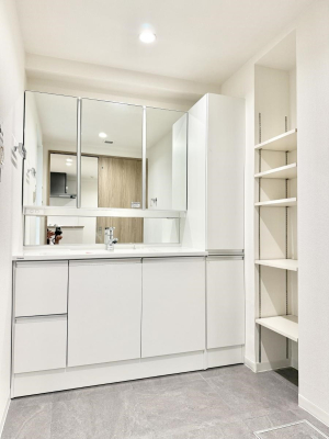 ʑEʏ 邢ʏ͖̎yłႢł