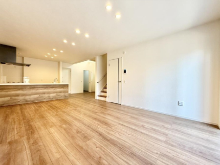 ���r���O ���������났�ƏΊ炪�W�܂�A�S���܂郊�r���O